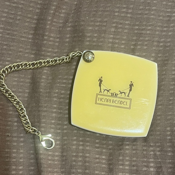 henri bendel Accessories - Henri Bendel mirror compact